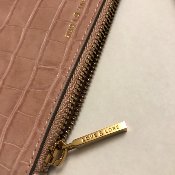 Love & Lore Pink Faux Alligator Skin Wristlet (NWOT) - Picture 3 of 4